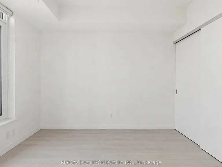 11 Yorkville Ave #3403 — Photo 17