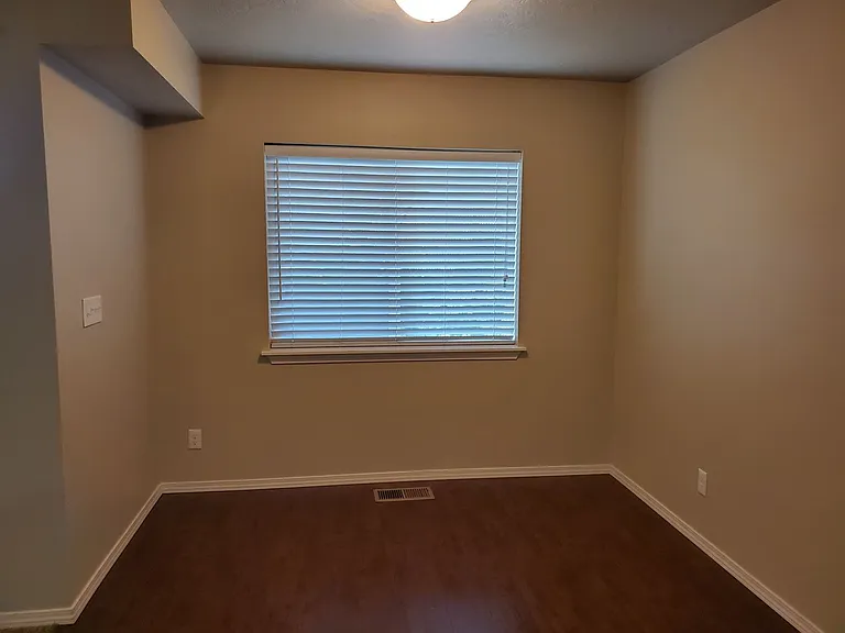 1535 W Alexandra Ln — Photo 6