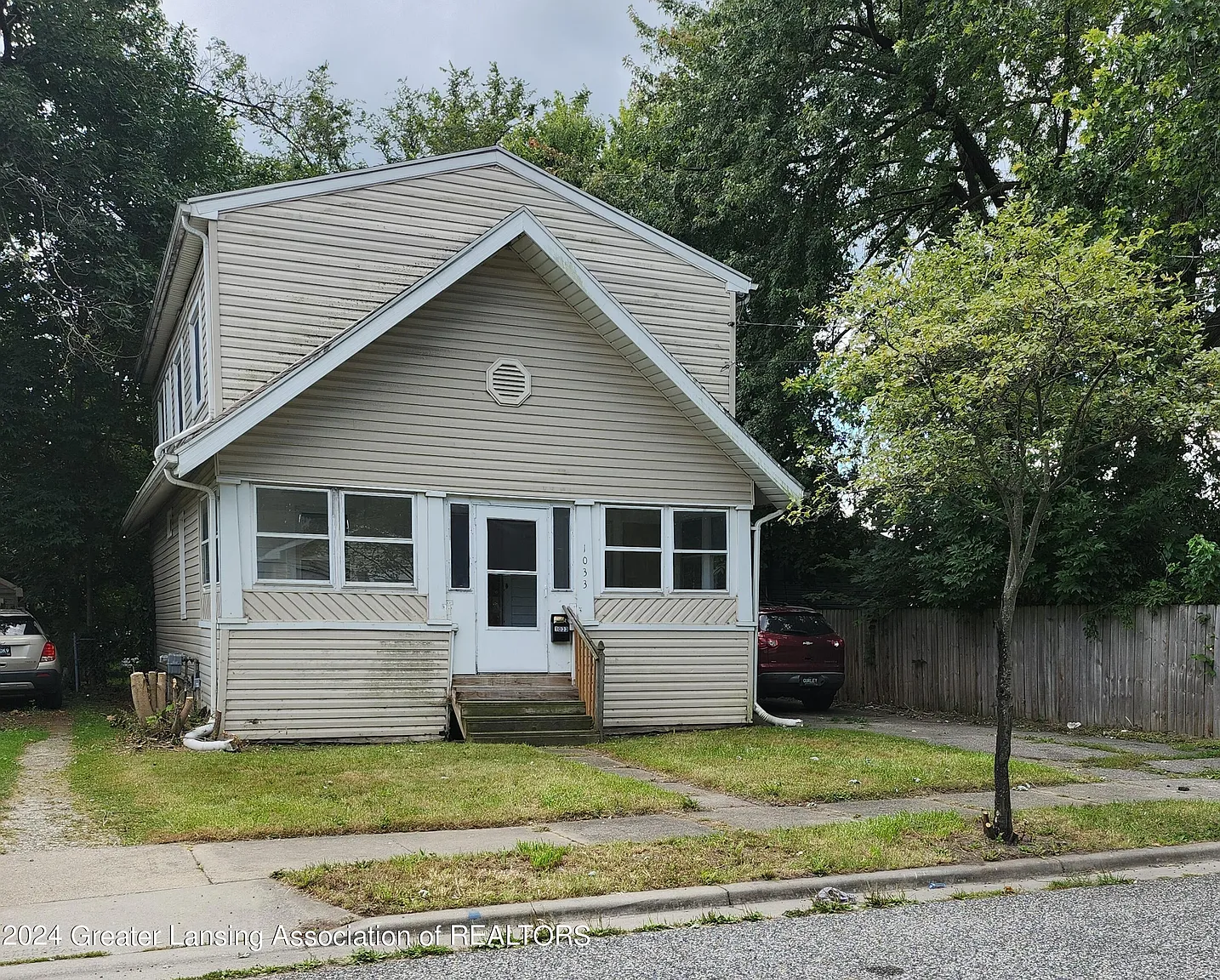 1033 Woodbine Ave photo 1