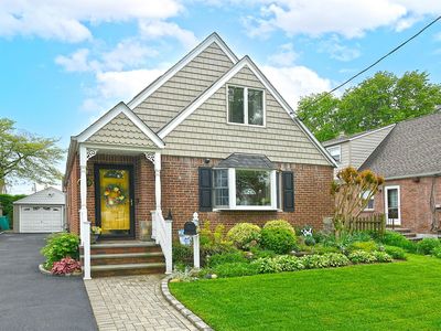 129 Brown Street, Mineola, NY, 11501