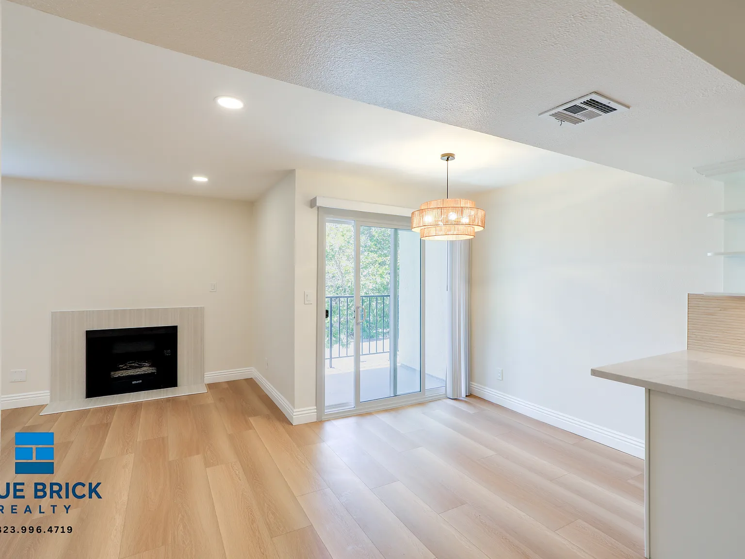Spacious 2BR Townhouse Style Residence with Private Balcony & Central AC — Photo 1