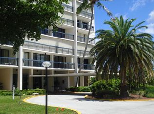 2425 Presidential Way APT 405, West Palm Beach, FL 33401
