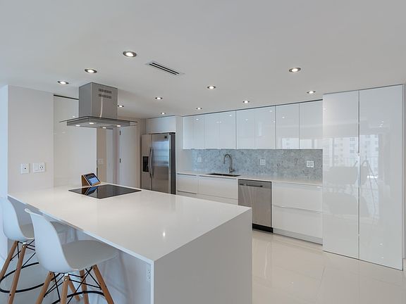 4th image of 1800 NE 114th St APT 807