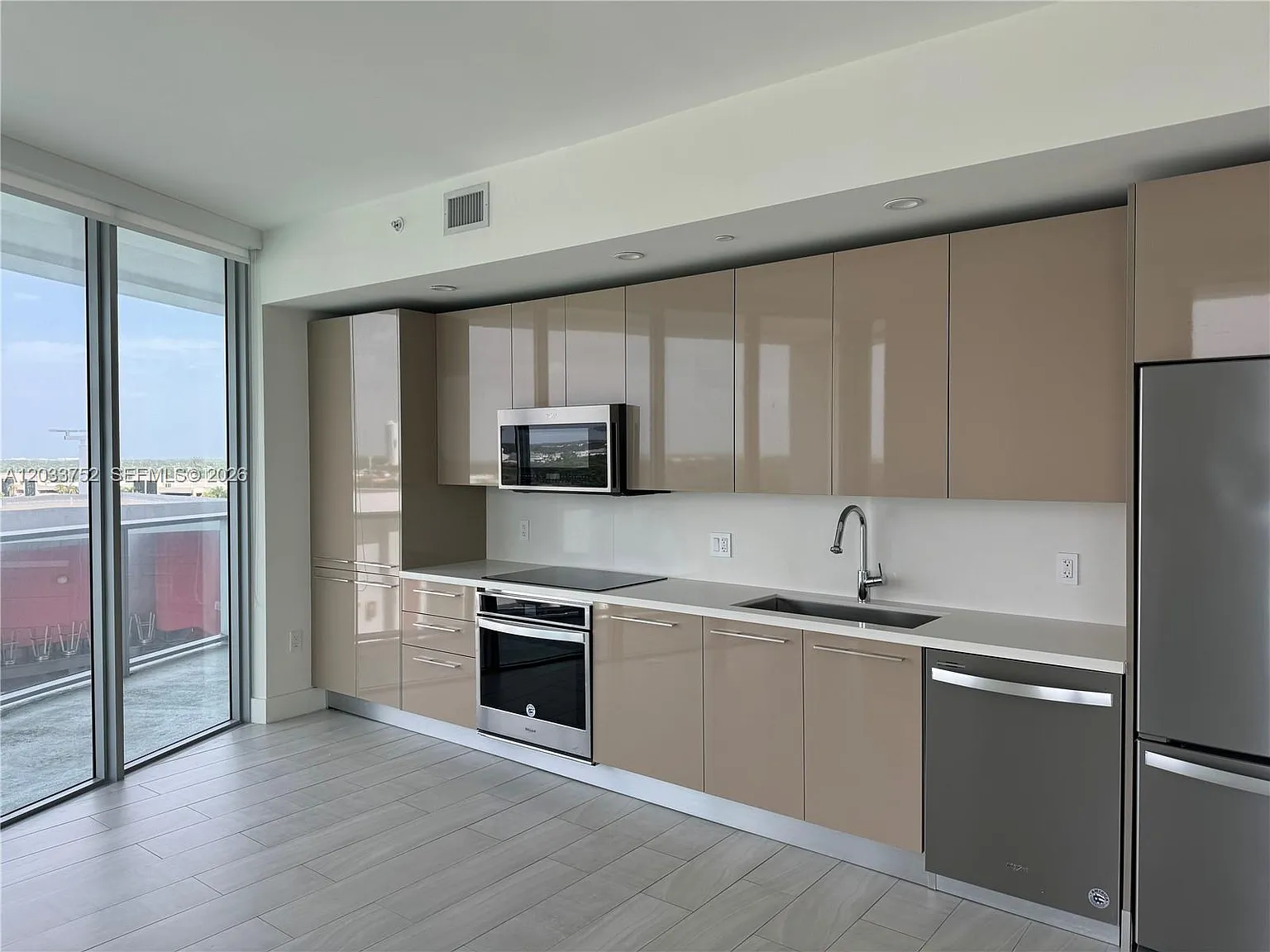 Metropica North Tower One — Photo 4