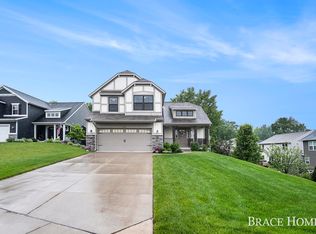 573 Highlander Dr NE, Rockford, MI 49341