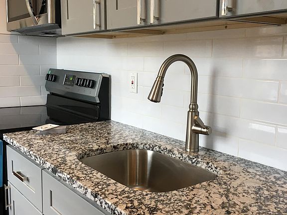 4th image of 401 Shurs Ln #3B