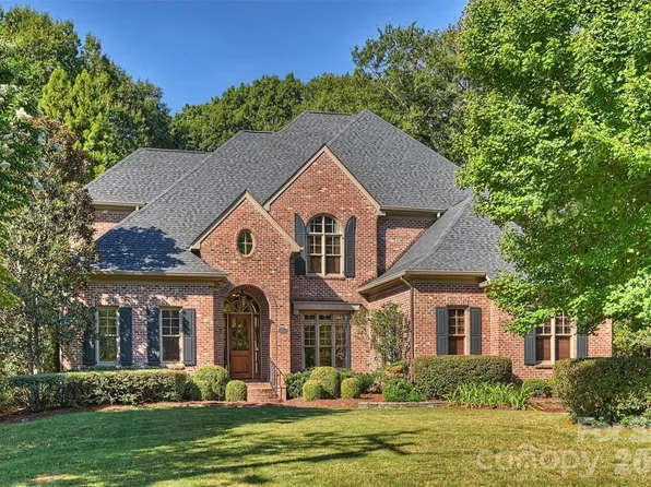 2720 Tanglewood Ln, Charlotte, NC 28211