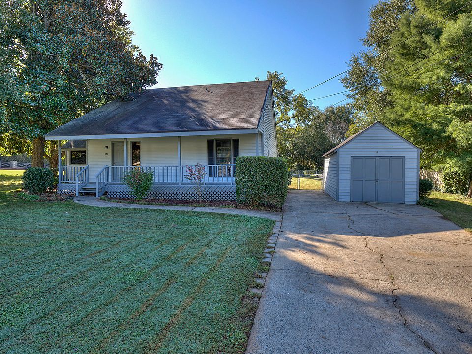 1st image of 101 River Creek Dr