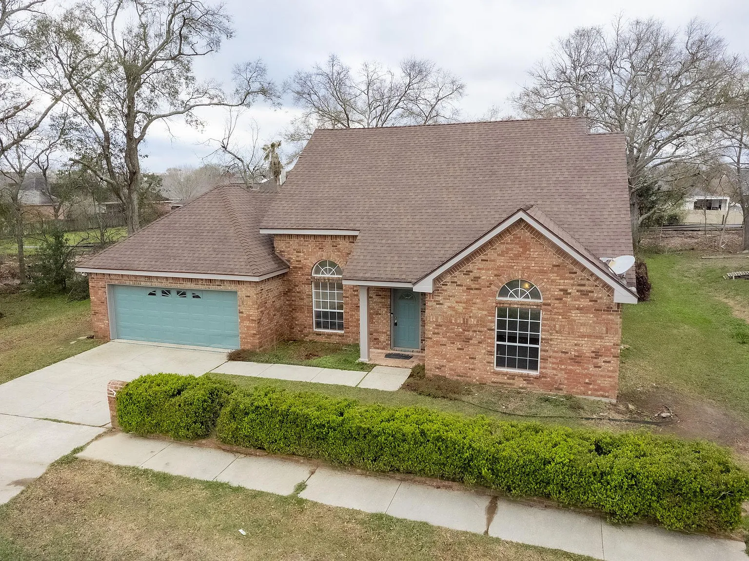 3 bed, 1976 sqft, $4,000 — Photo 2