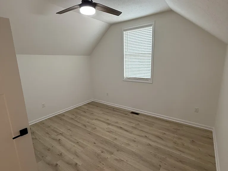 1352 Old Elizabethtown Rd — Photo 18