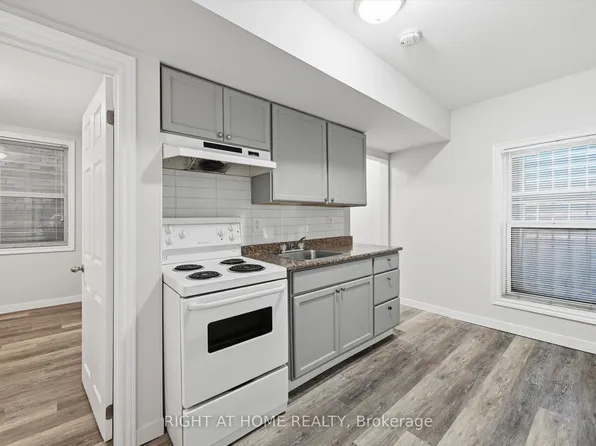 13 Westinghouse Ave #1, Hamilton, ON L8L 6E4