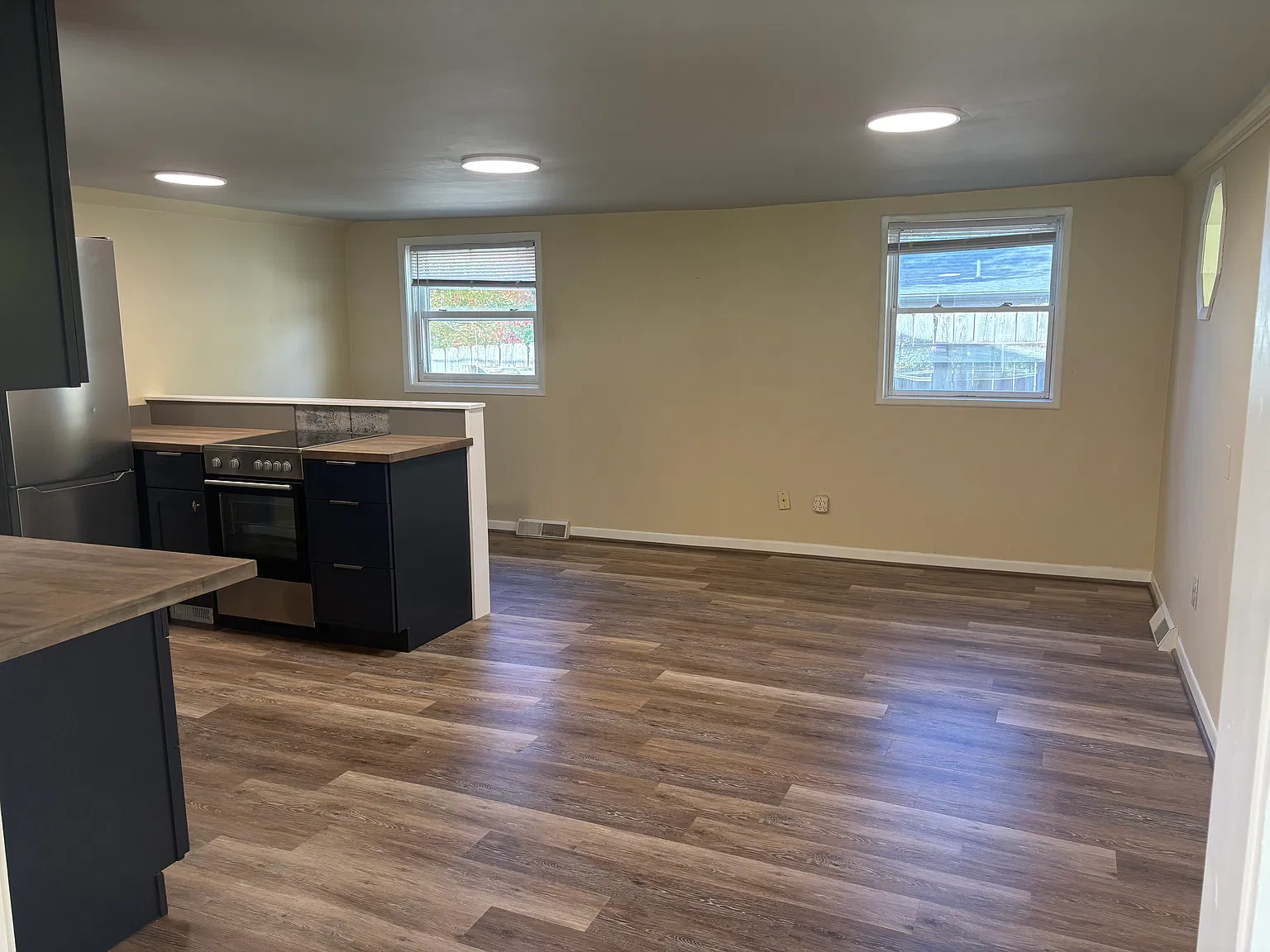 2 bed, 946 sqft, $2,600 — Photo 3