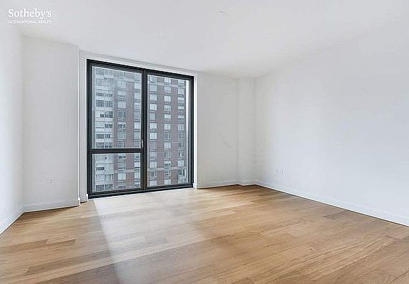 4th image of 360 E 89th St #14B
