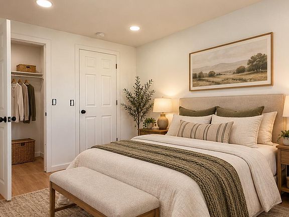 5th image of 206 Oak St APT 2
