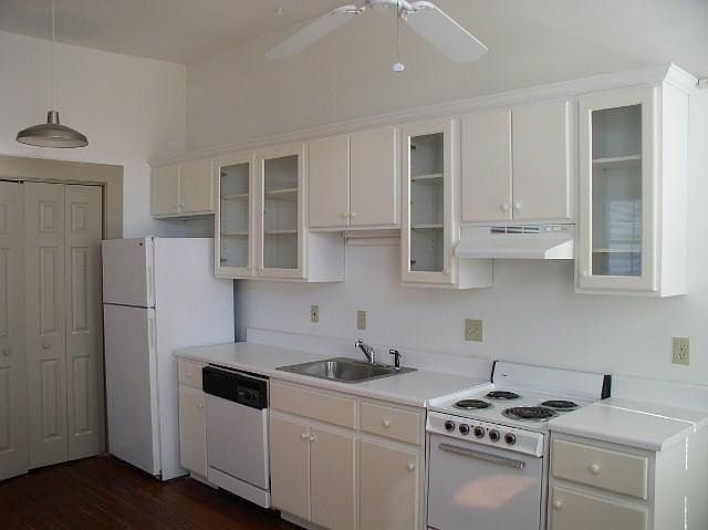 2nd image of 1050 Broad St APT C