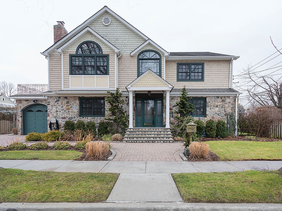 1st image of 126 Orchid St