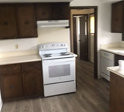 kitchen area 8'x11'