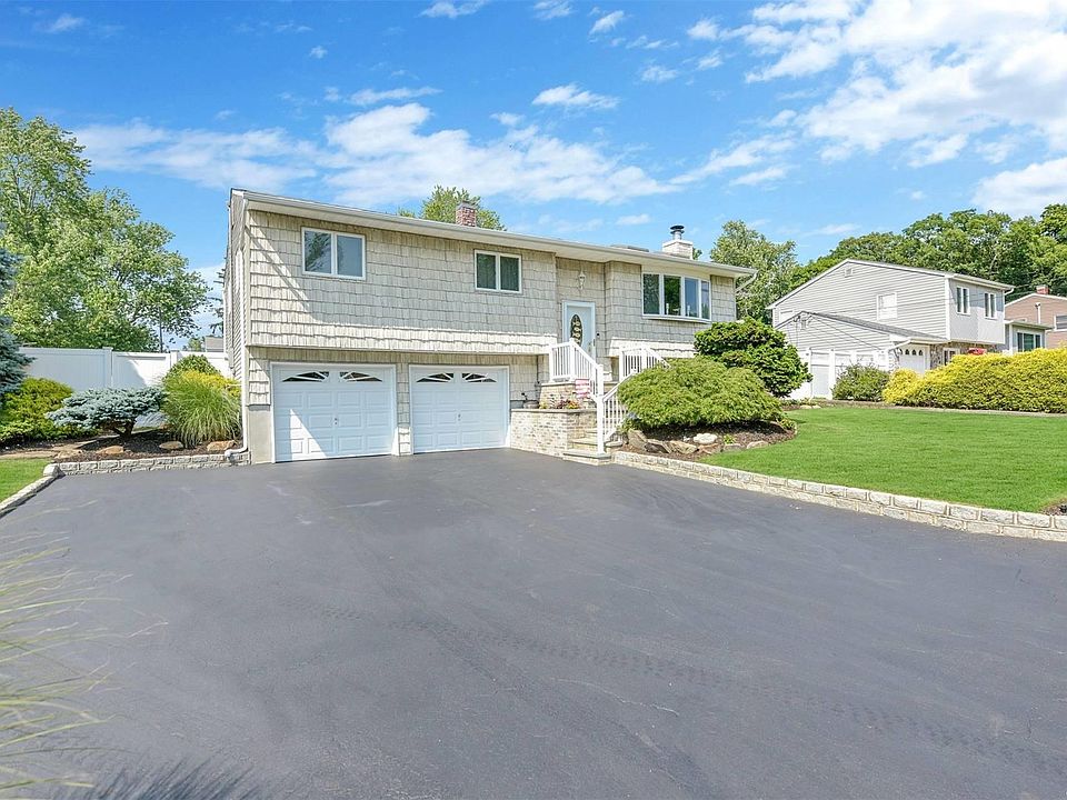1st image of 55 Crestwood Lane