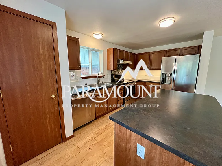 2261 SE Abernathy Ct — Photo 4