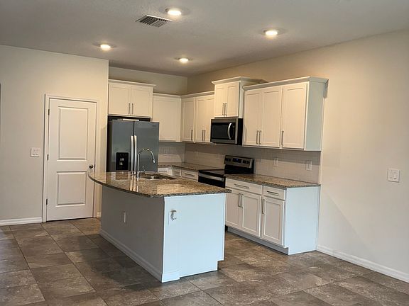 3rd image of 6637 Serenity Fall Ln