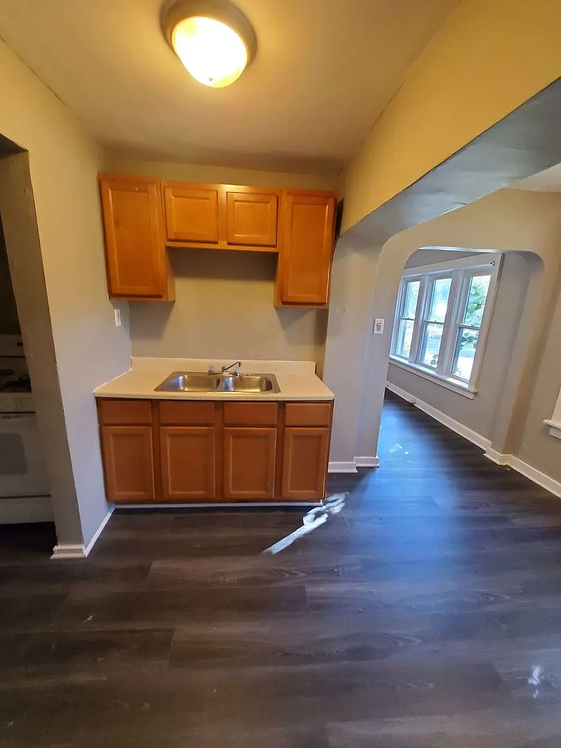 4603 N 29th St - 6 unit — Photo 3