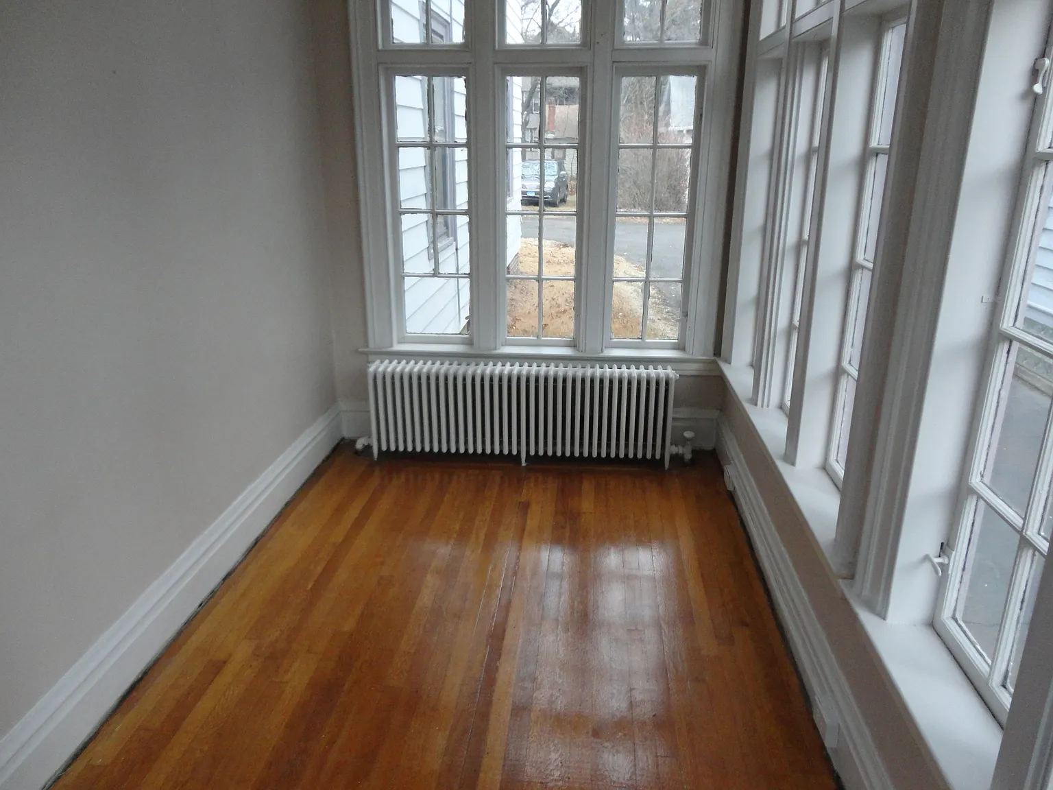 3 bed, 1470 sqft, $2,400 — Photo 3