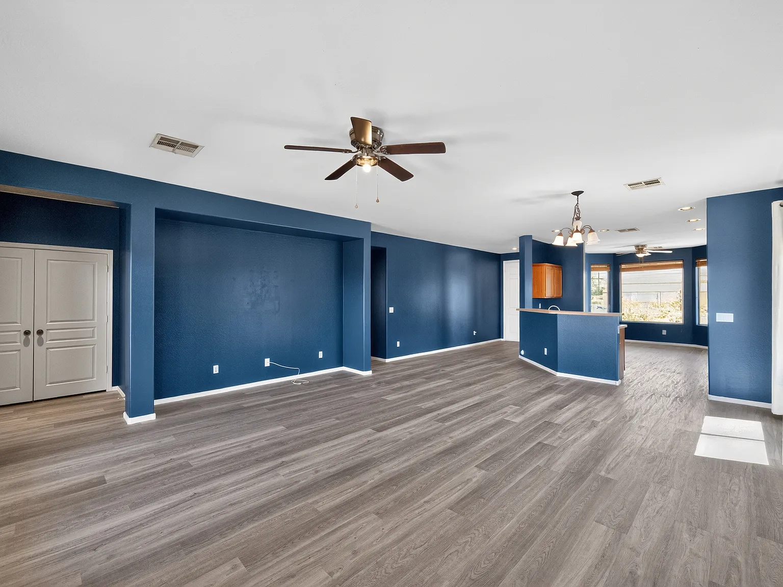 3 bed, 1699 sqft, $1,800 — Photo 2