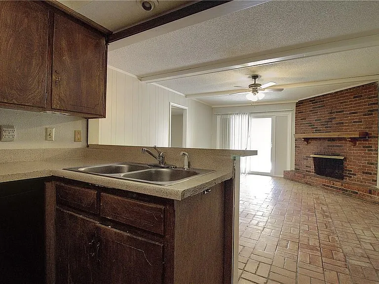 7708 Dentcrest Dr — Photo 7