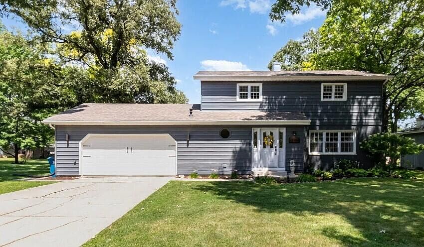 1st image of 12106 W 94th Pl
