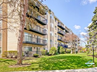 8640 Waukegan Rd UNIT 125, Morton Grove, IL 60053