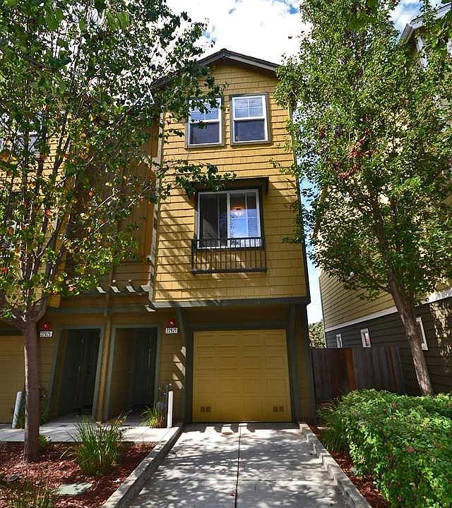 1st image of 22921 Kingsford Way