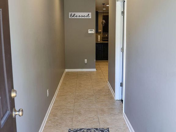 3rd image of 546 HOPEWELL Drive