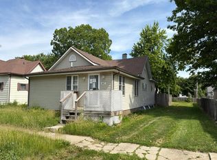 1407 E Main St, Clinton, IL 61727