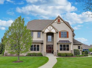 355 Sunshine Dr, Hartland, WI 53029