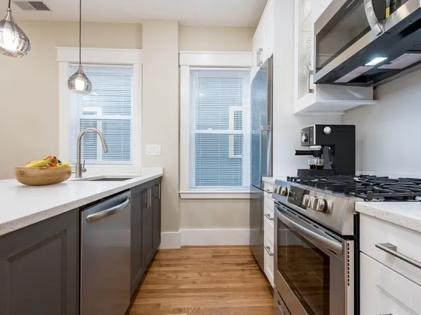 23 Howard St #2, Cambridge, MA 02139