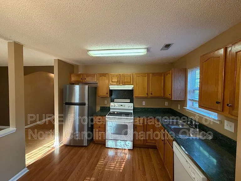 6606 1st Ave — Photo 9