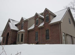 204 Greenbriar Rd, Pottsville, PA 17901