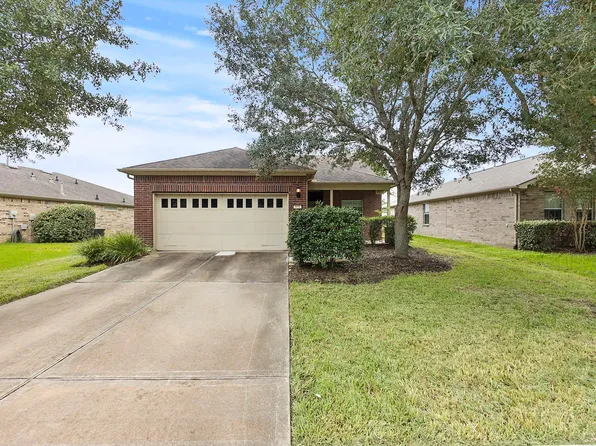 831 Honeysuckle Vine Dr, Rosenberg, TX 77469