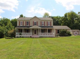 7 Fox Hill Dr, Middletown, NY 10940