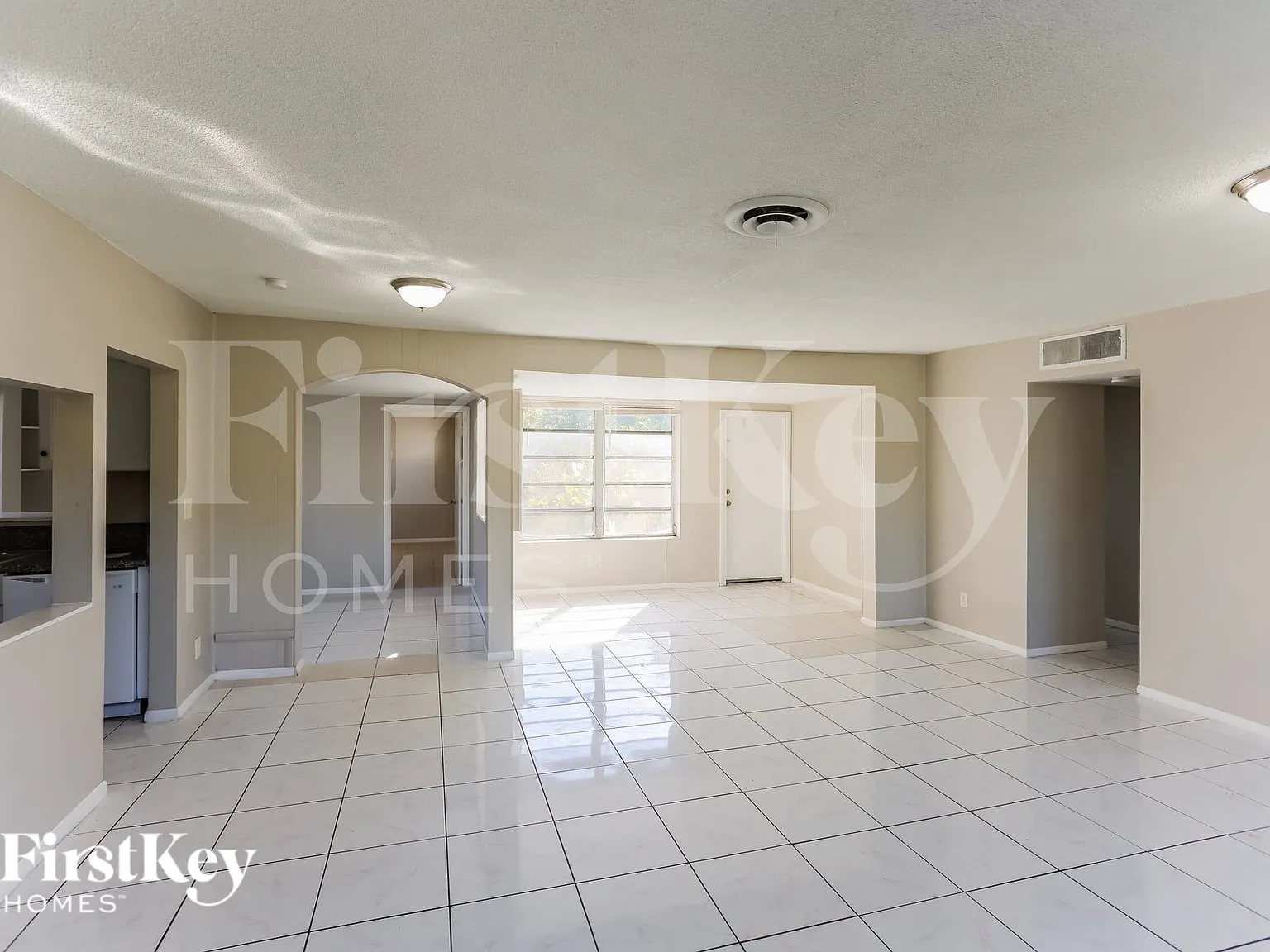 3 bed, 2.0 bath, 1456 sqft, $2,980 — Photo 3
