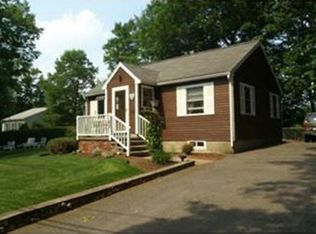 63 Sycamore Rd, Wayland, MA 01778