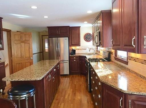 4th image of 15 Treeland Dr