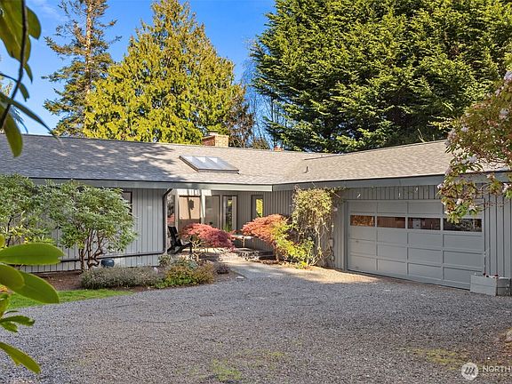 2nd image of 10700 NE Broomgerrie Road