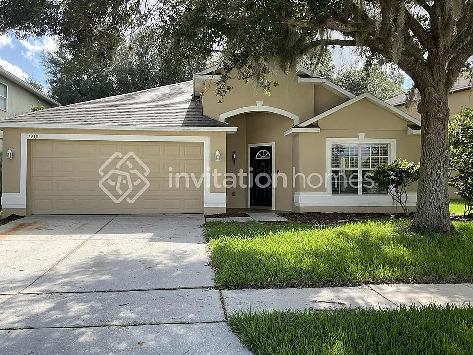 1939 Darlin Cir