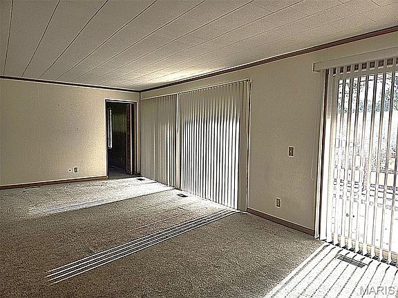 5th image of 21104 4th St