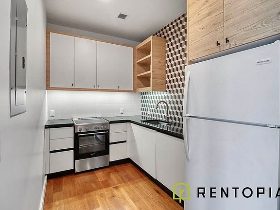 4th image of 1875 Atlantic Ave #535