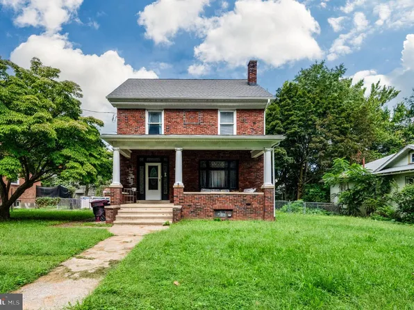711 Greenway Tc Ter, Reading, PA 19607
