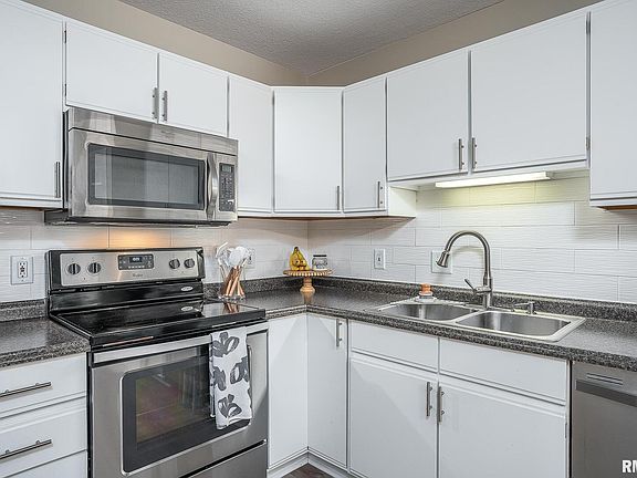 5th image of 4188 Fairview Dr APT 3