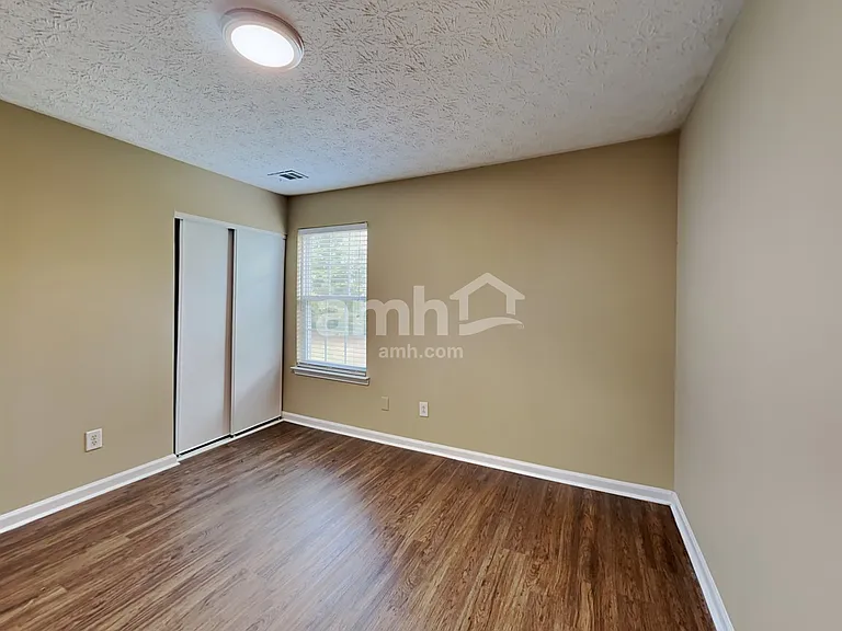 1394 Ivey Pointe Dr — Photo 17
