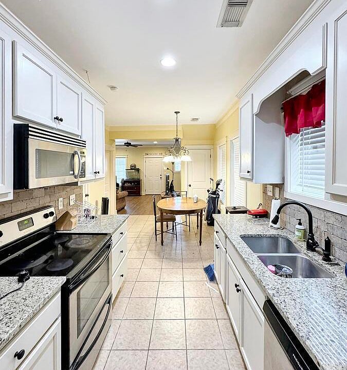 1st image of 1400 9th Ave #6